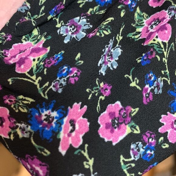 TRIXXI Size Medium long sleeve lightweight floral top on or off shoulders - Picture 12 of 12